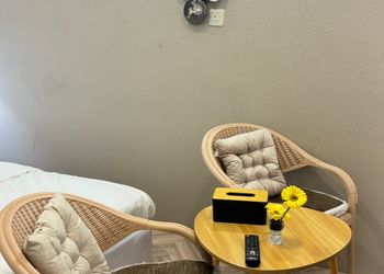 استديو بسرير ماستر وجلسة جانبية