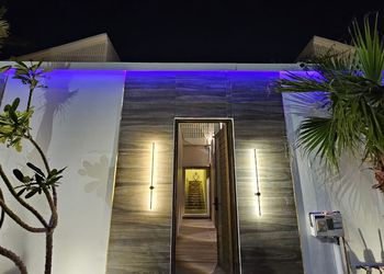 استديو بسرير ماستر وأثاث مريح 