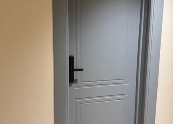 استديو انيق بسرير ماستر وجلسة جانبية 
