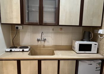 شقة بغرفة نوم وصالة بموقع مميز