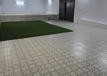 استراحة بصالة جلوس وفناء خارجي