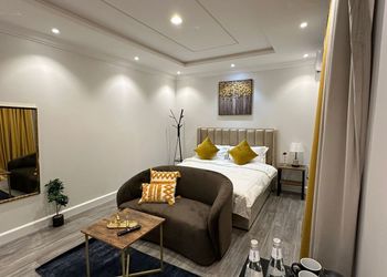 استديو بدخول ذاتي