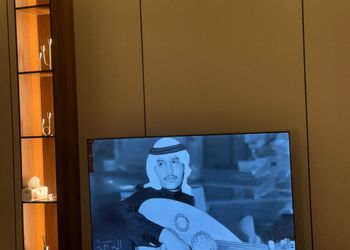 استديو بأثاث مريح وبسيط 