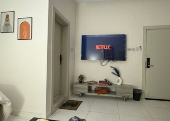 استديو بسرير ماستر وجلسة
