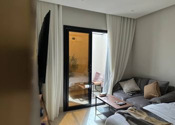 استديو هادئ بسرير ماستر 