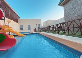 استراحة بمسطح اخضر