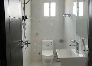 استديو بسرير ماستر وجلسة جانبية