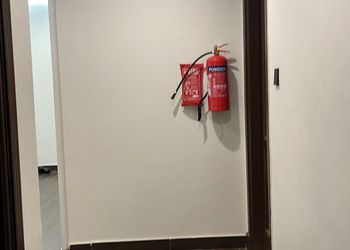 شقة بغرفة جلوس وغرفتين نوم 
