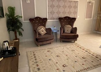 استديو بسرير ماستر وأثاث مريح 