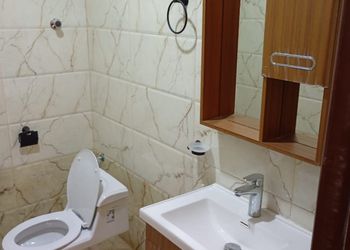 استديو بسرير ماستر وأثاث مريح 