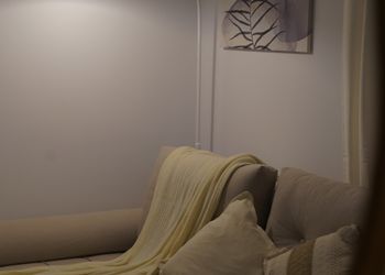 استديو هادئ بدخول ذاتي 