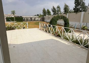 استراحة بمسطح اخضر