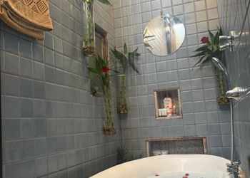 استديو بأثاث مريح وبسيط 