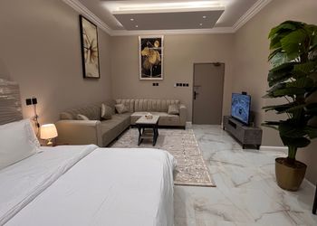 استديو بسرير ماستر 