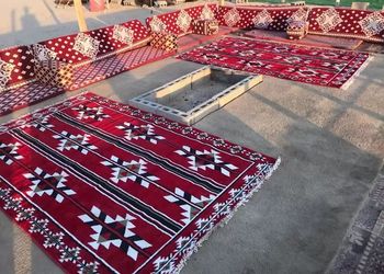 مخيم ببيت شعر وجلسة خارجية 
