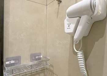 استديو بسرير ماستر 