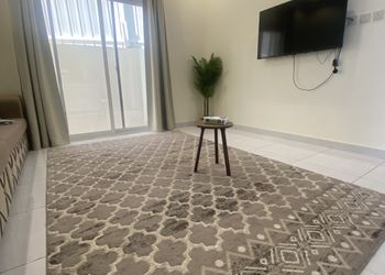 استراحة بمسطح اخضر ومجلس