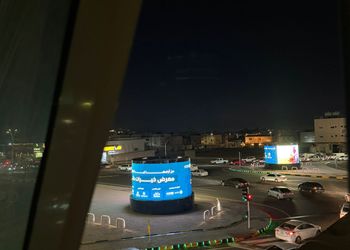 شقة بغرفة معيشة وغرفة نوم 
