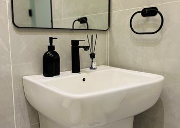 استديو بسرير ماستر وجلسة جانبية