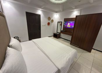 استديو بأثاث مريح وبسيط 
