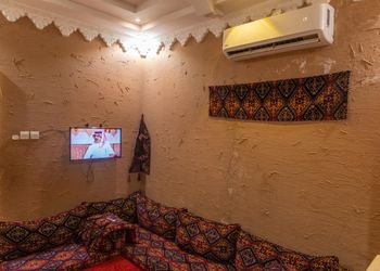 شاليه بركن شواء ,جاكوزي,ساونا,مسطح اخضر,