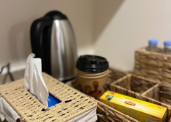 استديو بسرير ماستر وأثاث مريح 