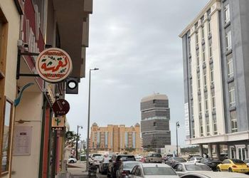 استديو بتصميم هادئ وسرير مريح 