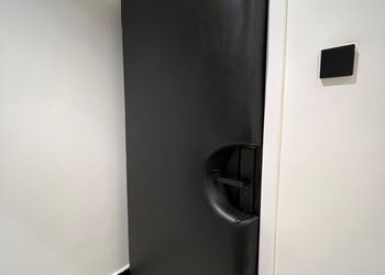 شقة فاخرة صالة وغرفة نوم أنيقة