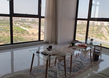 شقة بإطلالة مميزة على مدينة 