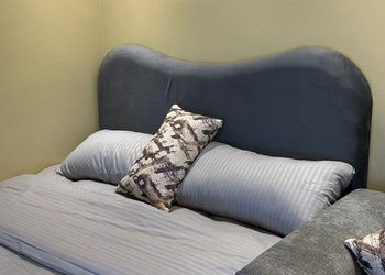 استديو بسرير ماستر وجلسة جانبية