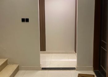 استديو بسرير ماستر وجلسة جانبية