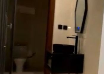 شاليه بمجلس ومسبح خارجي 