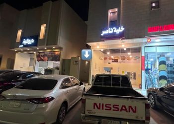 شقة بصالة أنيقة ودخول ذاتي