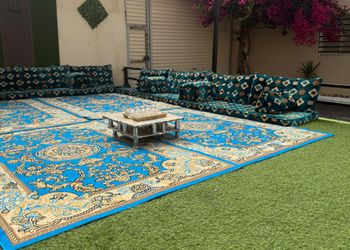 استراحة بمسطح اخضر ومجالس