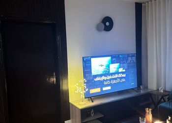 شقة  بتصميم هادي ودخول ذاتي