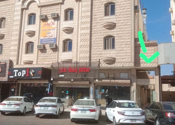 شقة بصالة أنيقة وغرفة نوم