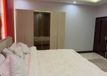 شقة بغرفتين نوم وصالة 