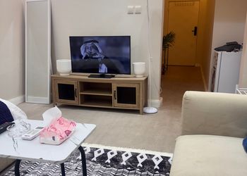 استديو هادئ بدخول ذاتي 