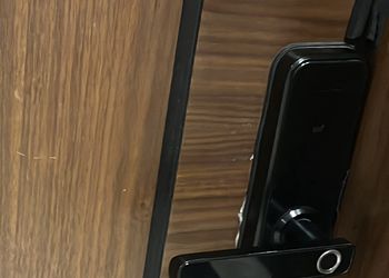 شقة بغرفة معيشة وغرفتين نوم 