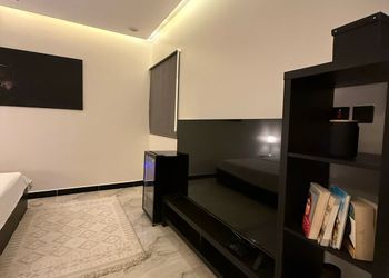 استديو بسرير ماستر وجلسة جانبية