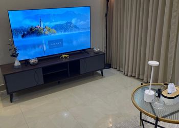استديو بأثاث مريح وبسيط 