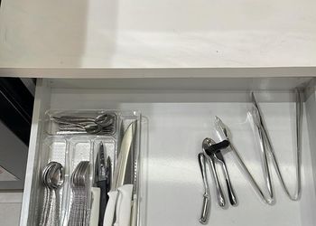 شقة بغرفة معيشة وغرفتين نوم 