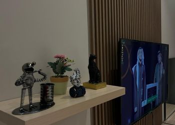 استديو بأثاث مريح وبسيط