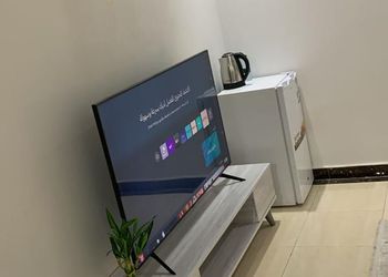 استديو بأثاث مريح وبسيط