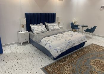 شاليه بجلسة خارجية وألعاب أطفال