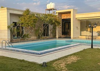 شاليه بمسبح وجلسه خارجيه