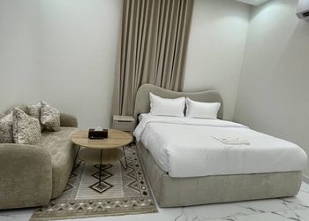 استديو هادئ بسرير ماستر 