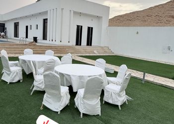 استراحة بجلسة خارجية ومسبح