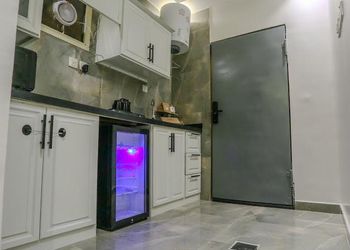استديو بسرير ماستر وجلسة جانبية