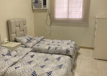 شقة بثلاث غرف نوم وصالة جلوس